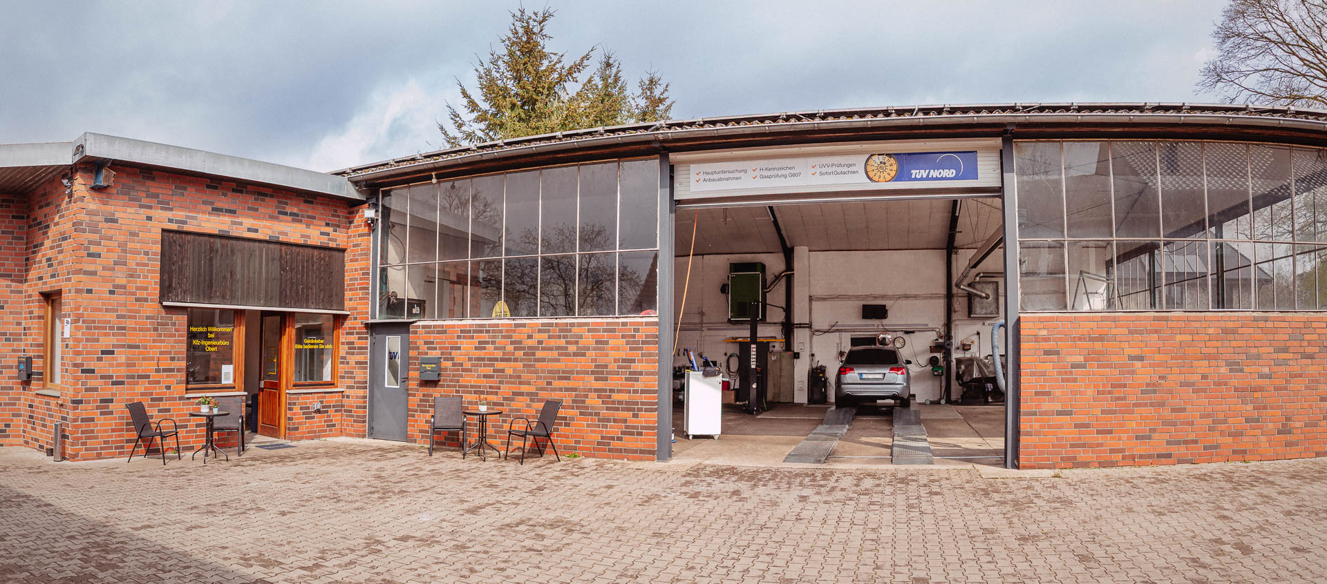 Panorama Ansicht außen der Tüv Kfz Prüfstelle in Ostbevern
